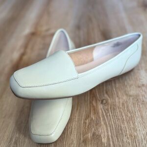 Cream Bandolino Flats
